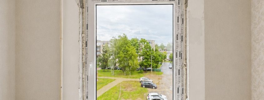 Profesionāla PVC logu un balkona bloka nomaiņa dzīvoklī ar Rehau profila logiem