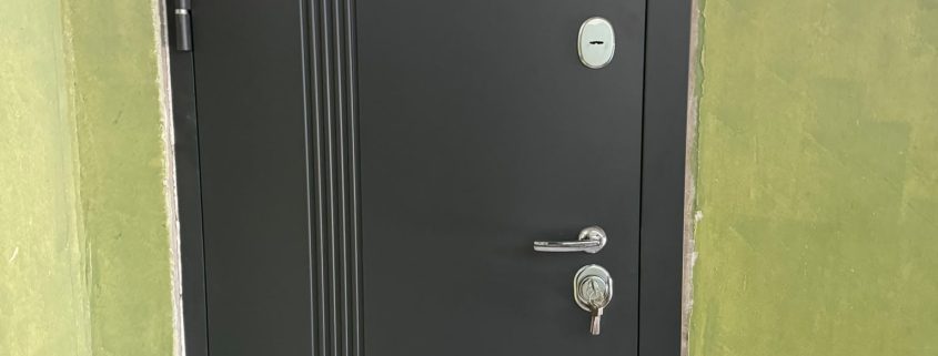 Metāla durvis Kurzeme dzīvokļiem un privātmājai ar drošības un siltumizolācijas īpašībām