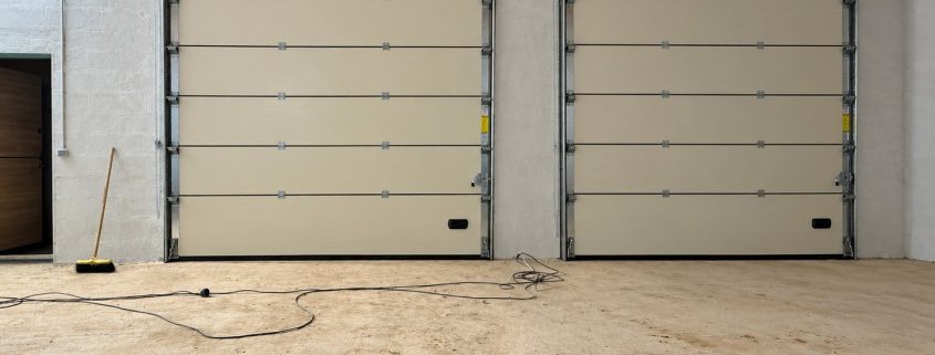 Paceļamo vārtu montāža un piegāde Balvu novadā